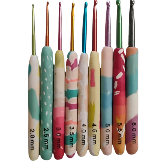 Set de Agujas de Crochet Ergonómicas – Diseño Estampado (9 piezas)- LA MERCERIE